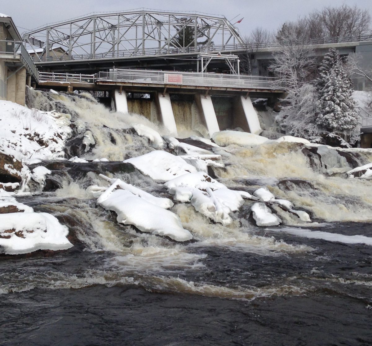 Warmer weather prompting caution about water levels in Parry Sound and Muskoka