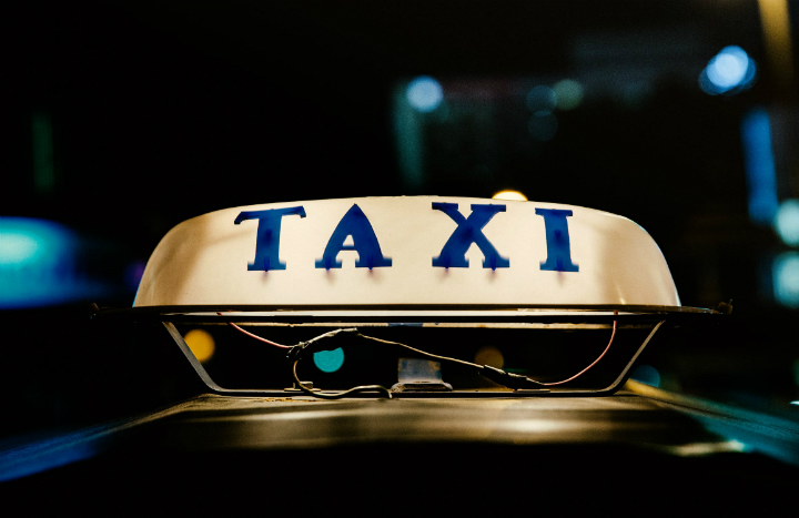 Gravenhurst council gets rid of taxi licensing program