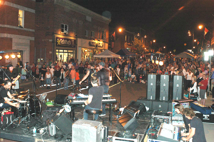 Enduring tradition of Bracebridge Midnight Madness continues