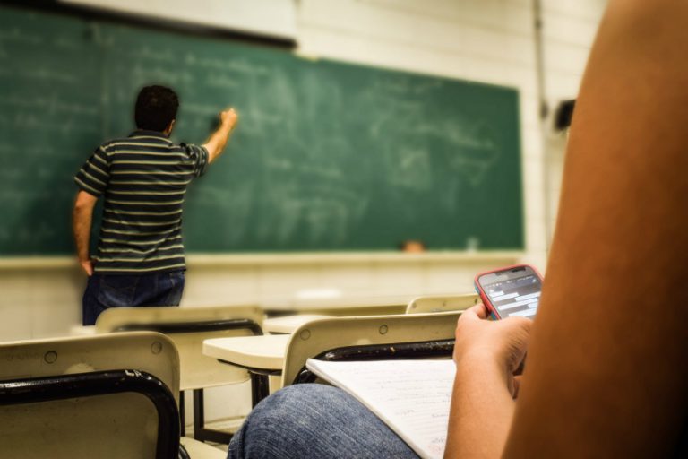 Cellphones officially restricted in Trillium Lakelands schools