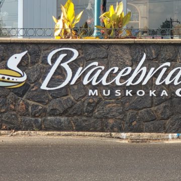 town of bracebridge sign