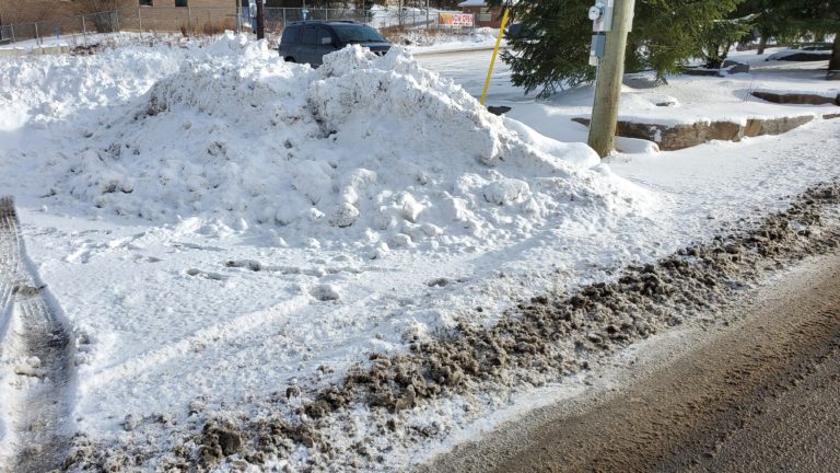 Bracebridge reminding kids to keep off roadside snow banks