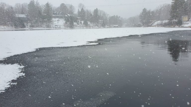 Fire department urging caution around ice this long weekend 